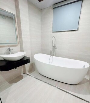 Bathroom - One Villa Hotel 6 (Ha Noi)
