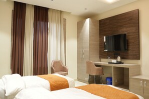Deluxe Room, City View | Memory foam beds, desk, laptop workspace, free WiFi - Hotel Green Palace (Prayagraj)