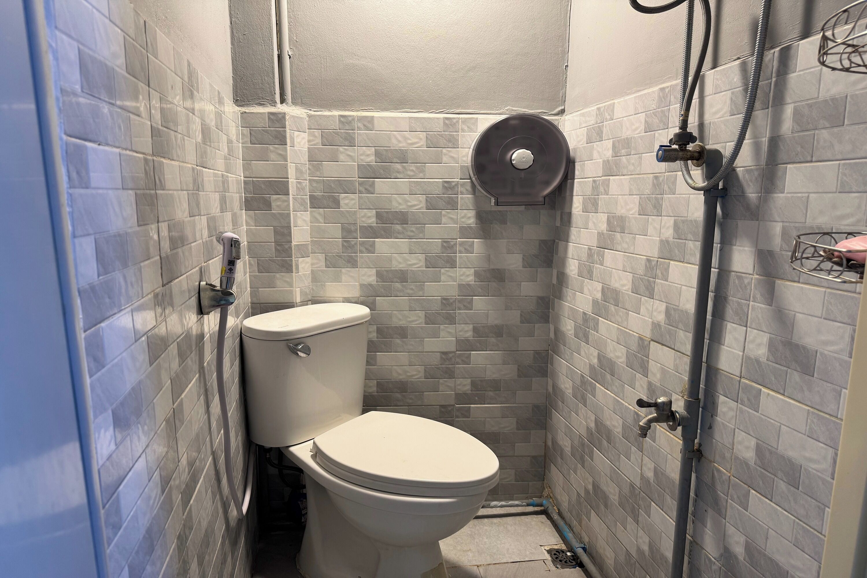 Shower, towels