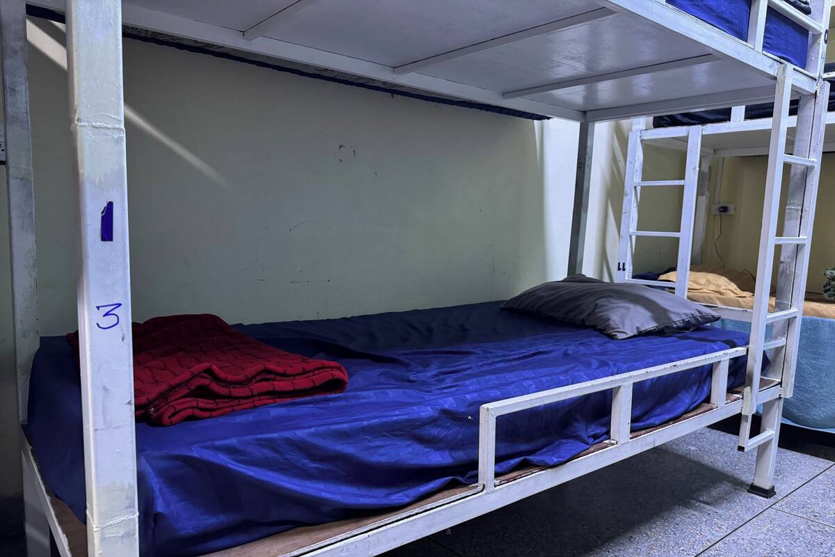 WiFi (free), bed sheets