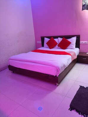 Egyptian cotton sheets, premium bedding, memory-foam beds, desk