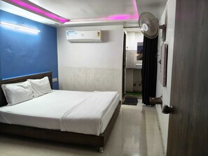 Egyptian cotton sheets, premium bedding, memory-foam beds, desk