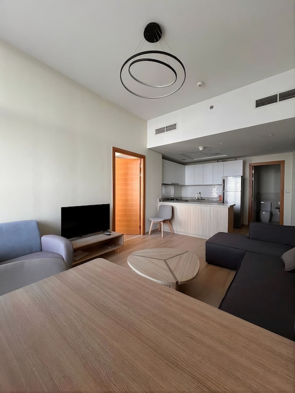 Appartement Confort, balcon, vue sur la ville | Aire de séjour