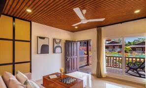 Casa de campo superior, sacada, vista para a piscina