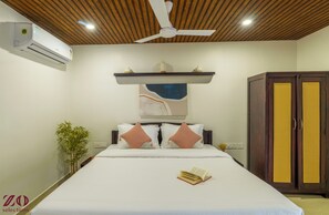 Superior Cottage, Balcony, Pool View