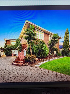 Property grounds - Entire Private unit - 13 minutes to airport (Keilor Downs)