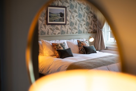 Suite, Ensuite. The Slow & Easy