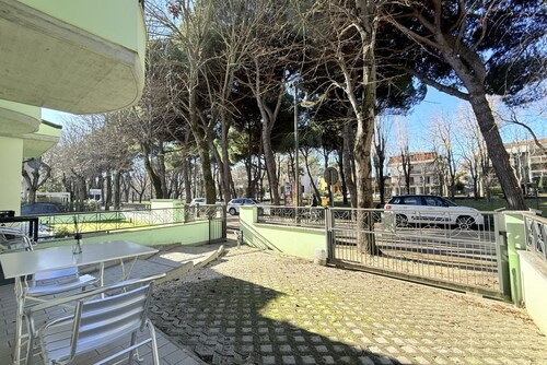 RP01 - Cesenatico, large apartment with garden near the sea