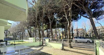RP01 - Cesenatico, large apartment with garden near the sea