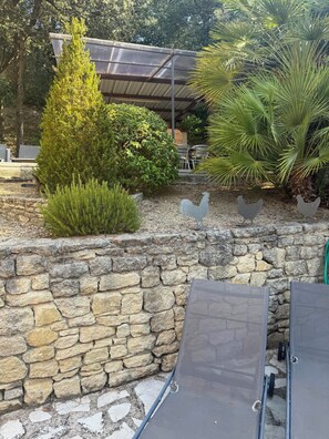 Terrace/patio - Bed and breakfast with Monique and her daughter Caroline at the foot of Mont Ventoux (Bédoin)