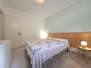 3 bedrooms, iron/ironing board - NARCISSUS APARTMENT NEAR THE SEA (Torre Vado)