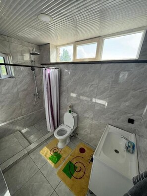 Bathroom - Chon - Kemin Guesthouse  (Shabdan)