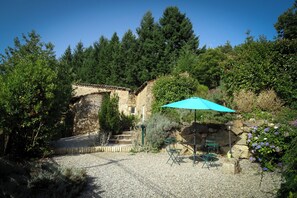Property grounds - At the gateway to the Monts d'Ardèche, a haven of relaxation, swimming pool and panoramic views (Empurany)