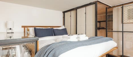 1 chambre, fer et planche Ă repasser, draps fournis