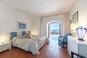 3 bedrooms, iron/ironing board, free WiFi, bed sheets - Villa Les Paons - Positano center - terrace -parking (Positano)