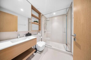 Shower, hair dryer, towels - Free housekeeping visits during your stay - StayShort - 2 Bedroom sleeps 4 in Dubai Hills with Balcony! (Dubai Hills Estate)