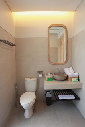 Family Villa, 2 Bedrooms, Garden View | Bathroom - Villa Nautilus  (Labuan Bajo)