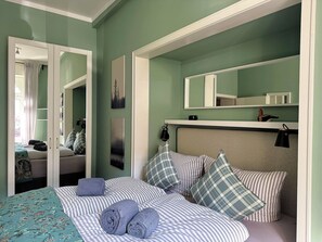 2 bedrooms, desk, iron/ironing board, travel cot - Holiday home Miss Sophie in Boppard on the Rhine (Boppard)