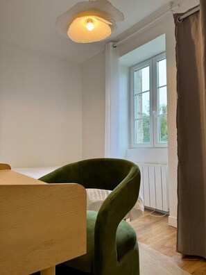 Interior - New 2 bedroom apartment near Quimper center (Quimper)