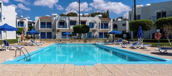 Sea Breeze 1-BR Apt & Pool in Pyla