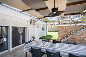 Deluxe Apartment, Balcony, Mountain View | Outdoor dining - Homes Eva's Garden (Kos)
