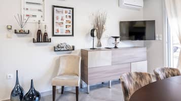 Deluxe Apartment, Balcony, Mountain View | Interior