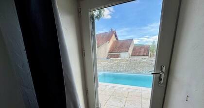 Villa de luxe La Jonchère, Piscine vue sur les vignes Beaune