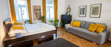 Deluxe Apartment - Kitchenette, Private Bathroom | Interior
