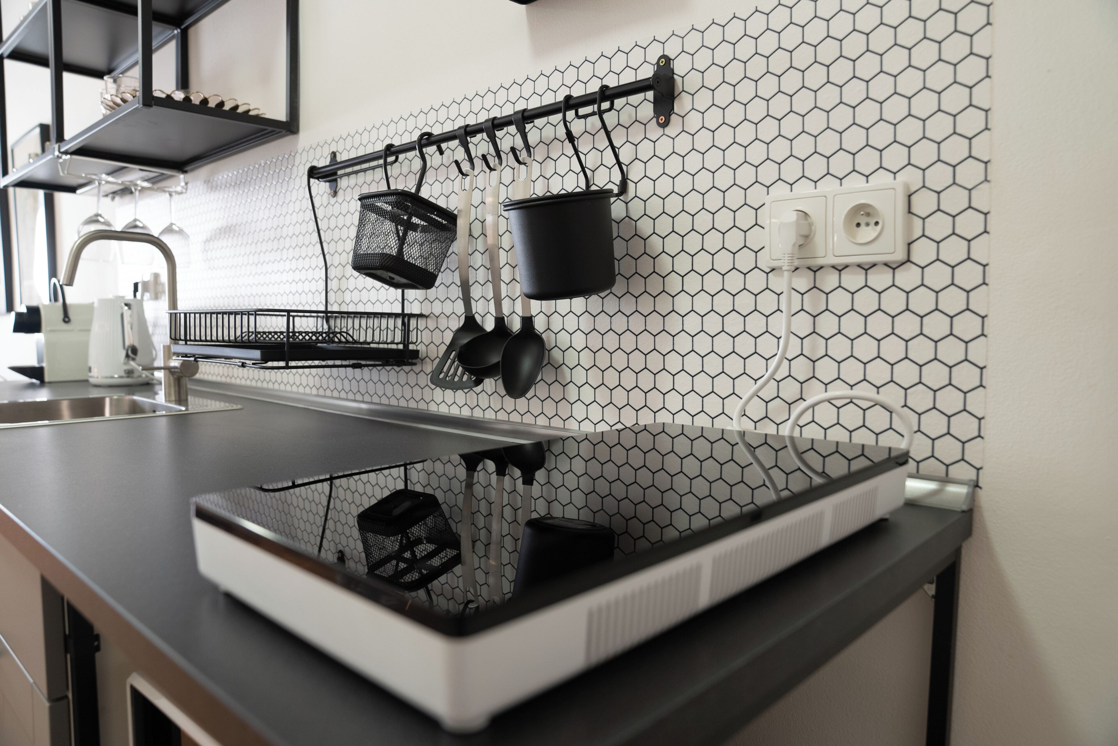 Deluxe Apartment - Kitchenette, Private Bathroom | Private kitchen