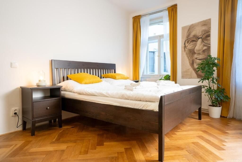 Deluxe Apartment - Kitchenette, Private Bathroom | Premium bedding, free WiFi, bed sheets