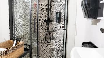 Private Room (1 Double bed) - Shared Bathroom | Bathroom | Hair dryer, towels, soap, toilet paper