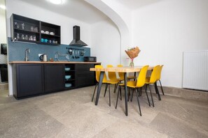 Dining - White Wolf House Hostel & Apartments (Prague)