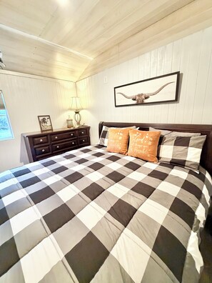1 bedroom, iron/ironing board, free WiFi, bed sheets - Longhorn Casita• 3 Mi to Bandera •Peaceful Retreat (Bandera)