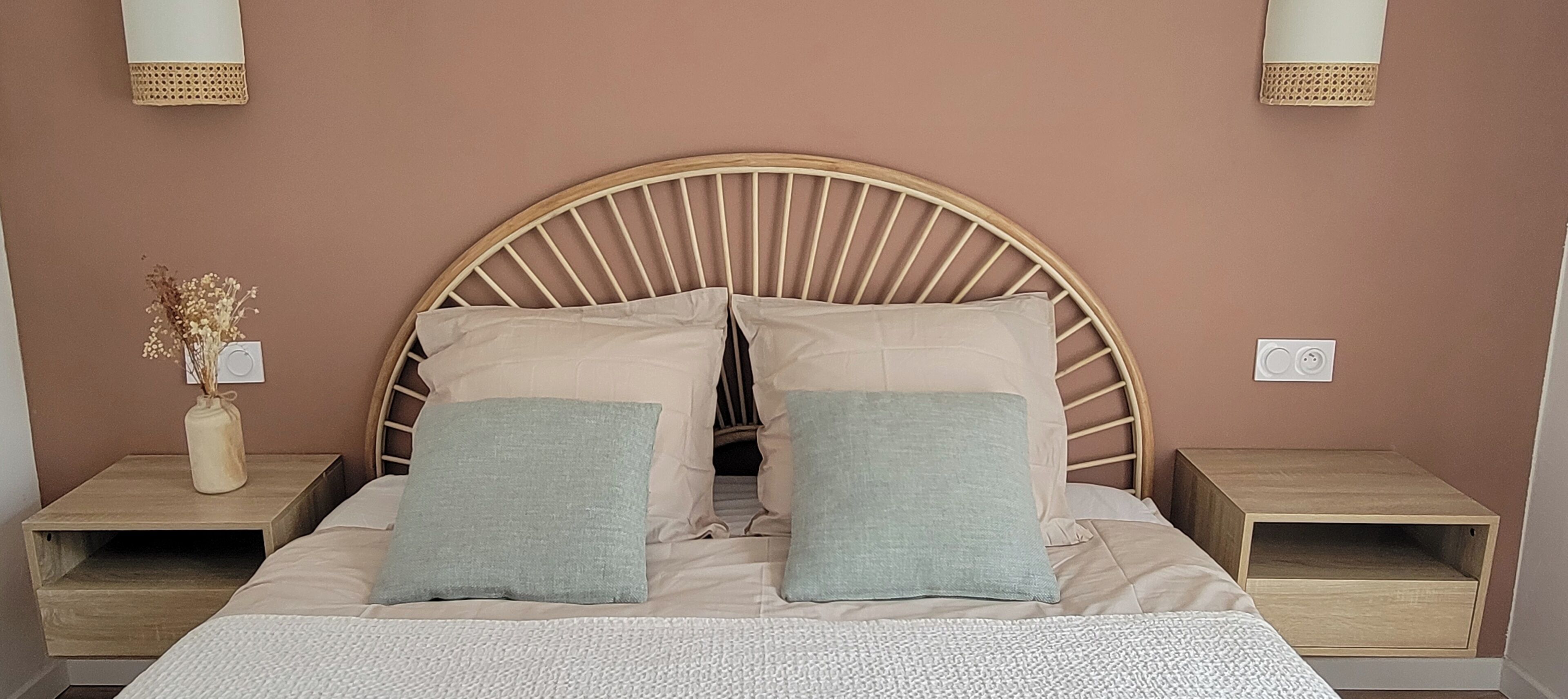 Iron/ironing board, internet, bed sheets