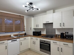 Microwave, oven, stovetop, dishwasher