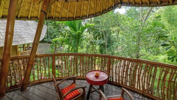 Deluxe huisje, balkon, uitzicht op vallei | Kameruitzicht