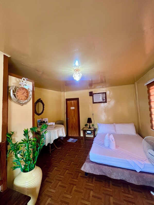 Quarto casal standard, 1 cama de casal