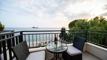 Comfort Apartment, Sea View | Outdoor dining
