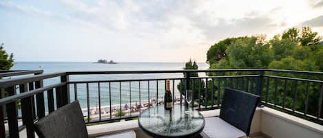 Comfort Apartment, Sea View | Outdoor dining