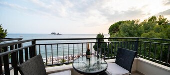 Seafront Apartments Petrovac