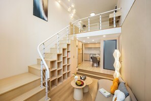 Superior Double Room, City View | Living area - The HEJINN House - Design Lofts & Suites (Chengdu)