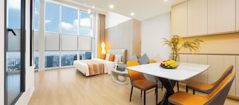 The HEJINN House - Design Lofts & Suites