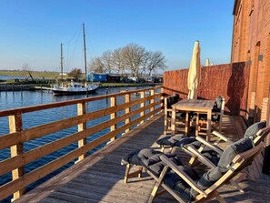 Outdoor dining - Pirate ship-private spa, fireplace, sea view & gym (Fehmarn)