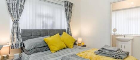 1 bedroom, WiFi (free), bed sheets