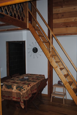 Dining - Vrbo Property (Saint-Remèze)