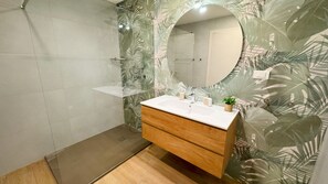 Shower, hair dryer, towels - Villa Nina - apartment Sea view 30 by Villas Guide (Fažana)