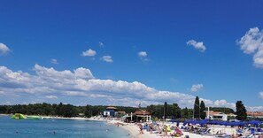 Beach - Villa Nina - apartment Sea view 30 by Villas Guide (Fažana)