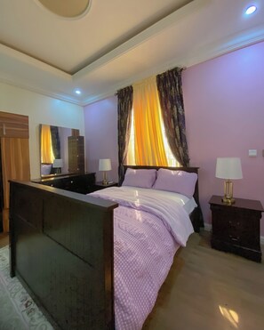 Apartemen Deluks, balkon, pemandangan kota