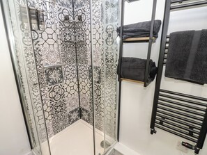 Shower - 2 Low Road (Bishop Auckland)