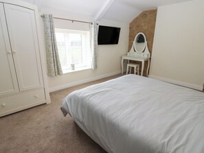 2 bedrooms, individually decorated, individually furnished, free WiFi - 2 Low Road (Bishop Auckland)